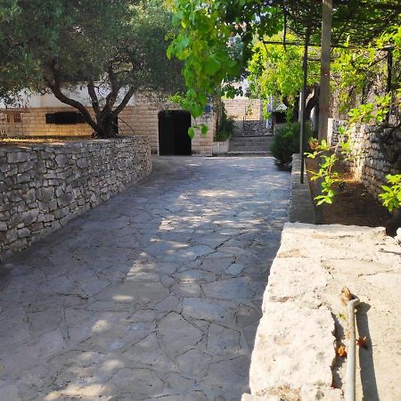 Apartments Vrsalovic Bol Exterior photo
