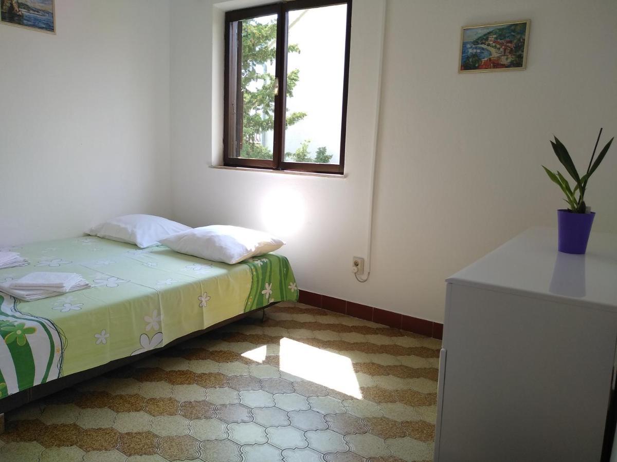 Apartments Vrsalovic Bol Exterior photo