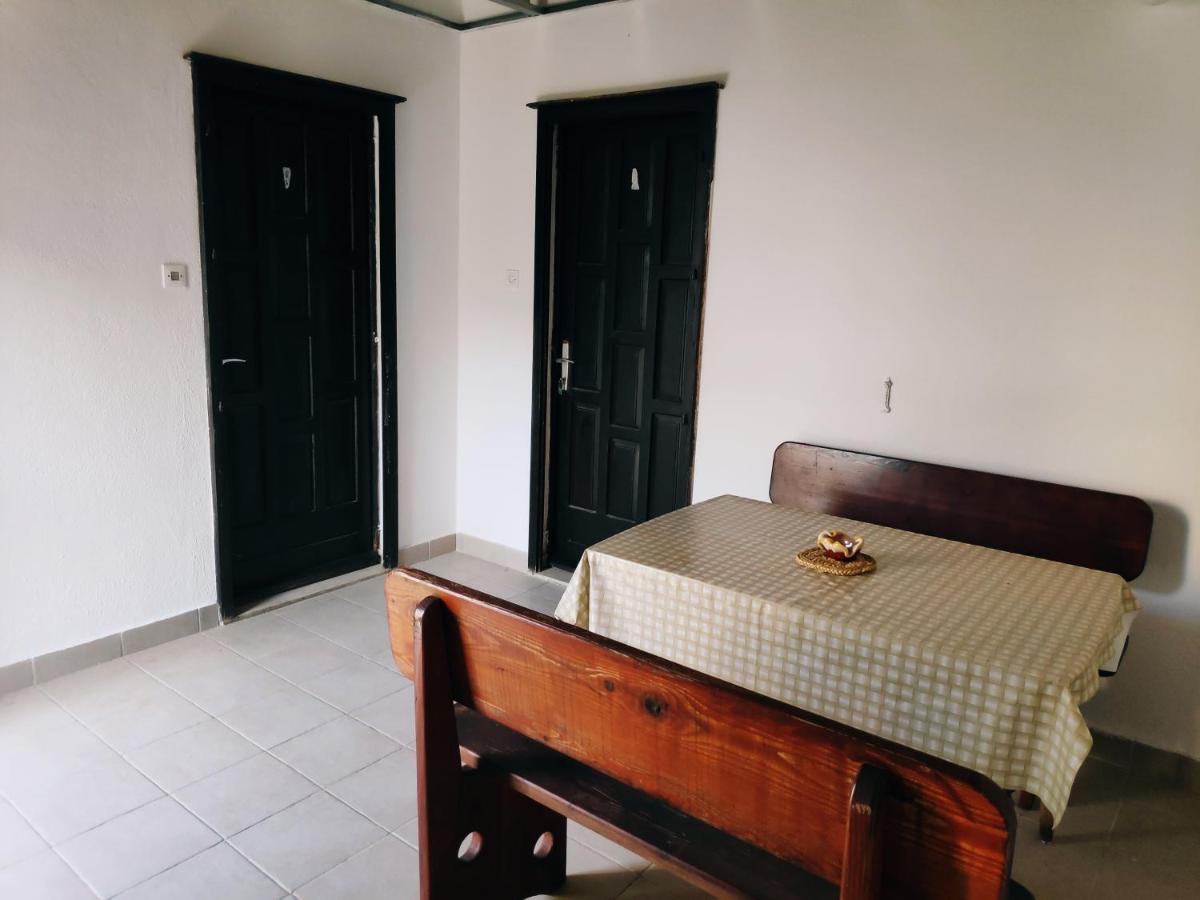 Apartments Vrsalovic Bol Exterior photo