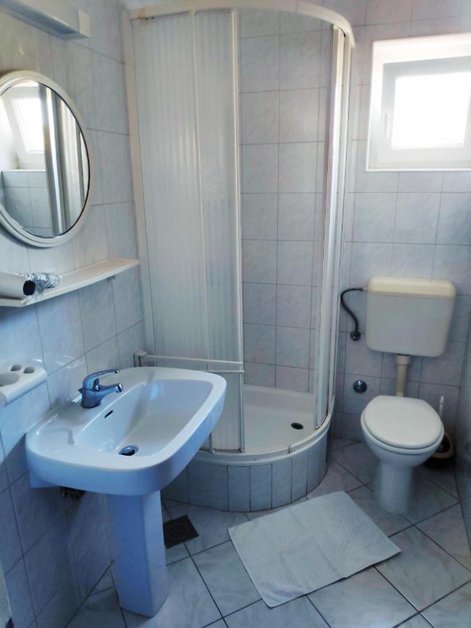 Apartments Vrsalovic Bol Exterior photo