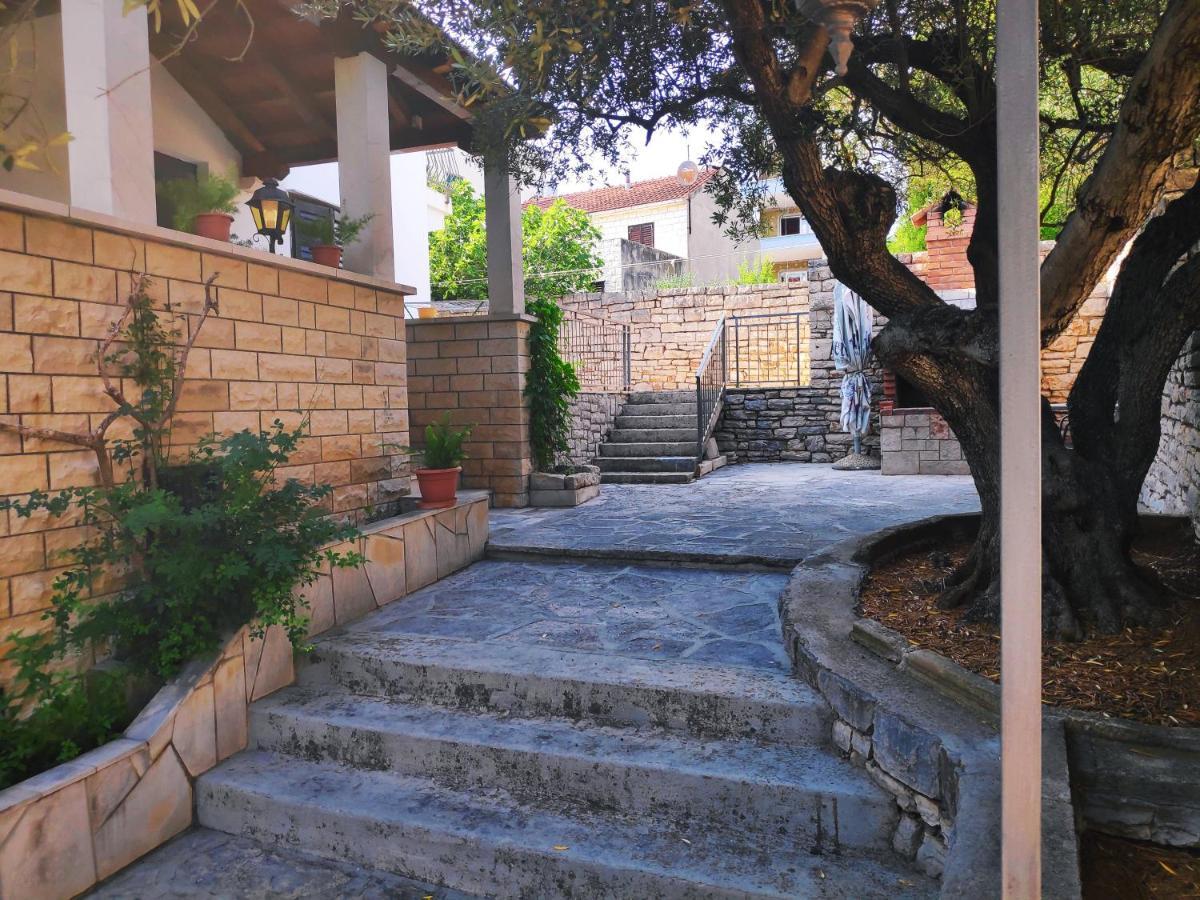 Apartments Vrsalovic Bol Exterior photo